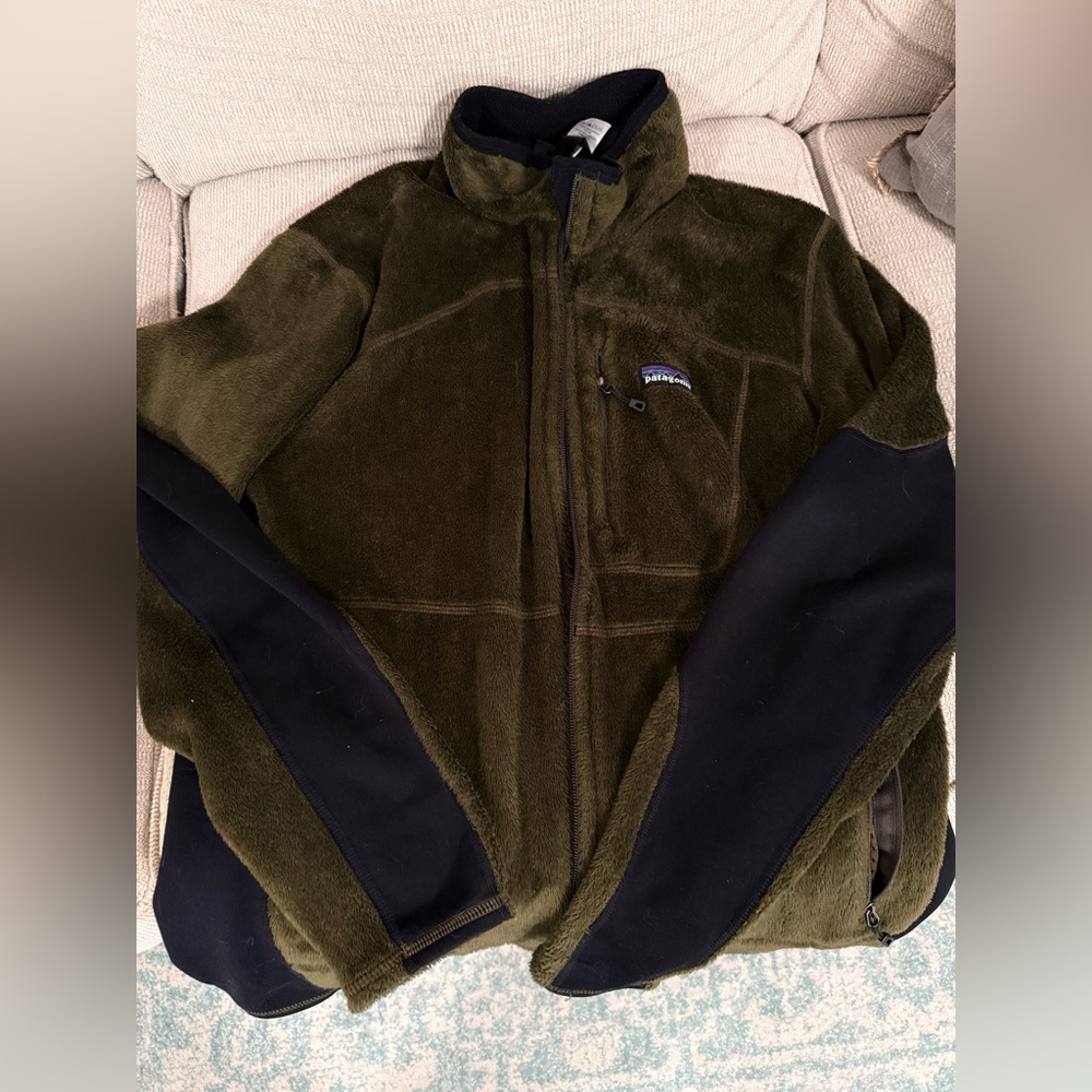 Patagonia lightweight jacket.  Men’s Large